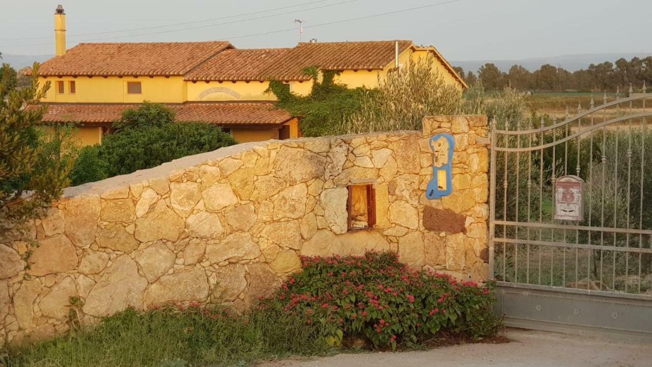 Affittacamere Luti Massama Εξωτερικό φωτογραφία